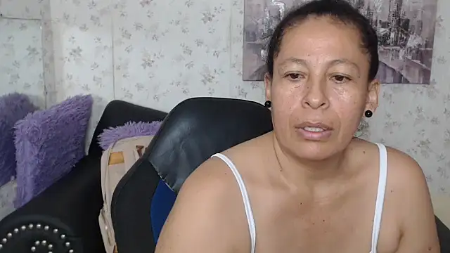 Snapshot of mature_martina chatting on 30, 6, 2026 mature martina online show from 30, 6, 2026