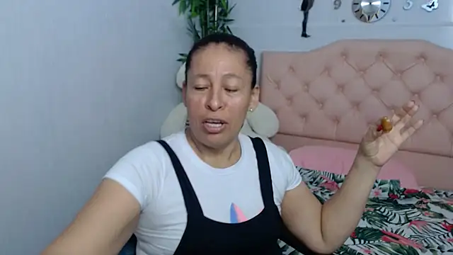 mature martina online show from 25, 9, 2025