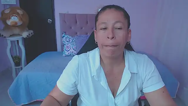 mature martina online show from 25, 2, 2026