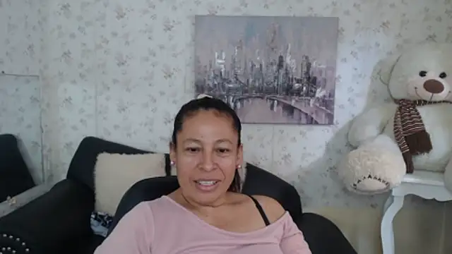 mature martina online show from 25, 5, 2026