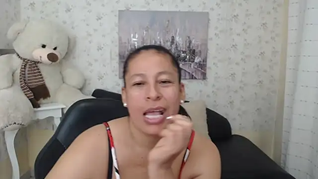 mature martina online show from 29, 4, 2026