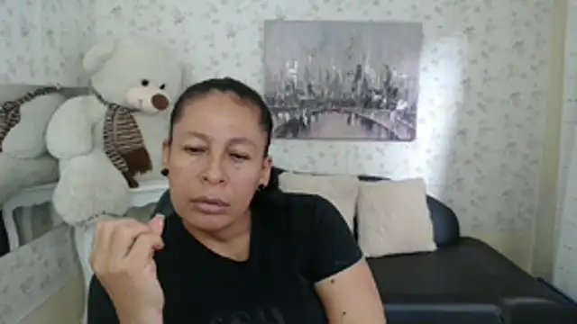 mature martina online show from 4, 5, 2026