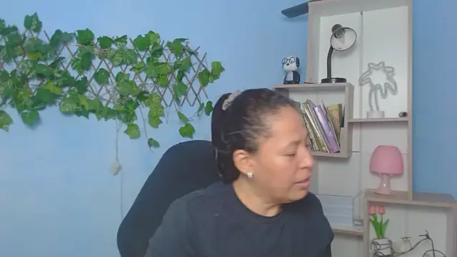 mature martina online show from 5, 12, 2025