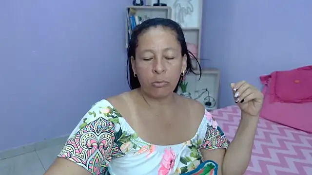 mature martina online show from 25, 10, 2025