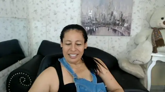 Snapshot of mature_martina chatting on 15, 6, 2026 mature martina online show from 15, 6, 2026