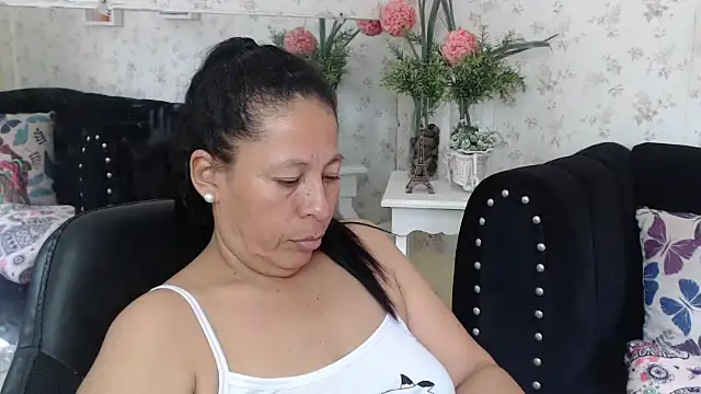 mature martina online show from 17, 3, 2025