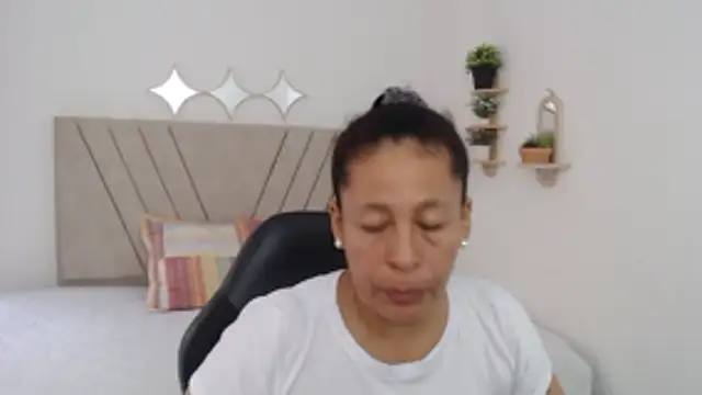 mature martina online show from 31, 3, 2026