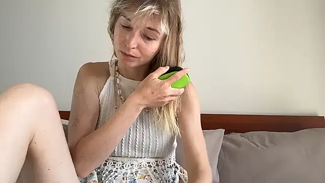 ivankai  online show from 18, 2, 2026