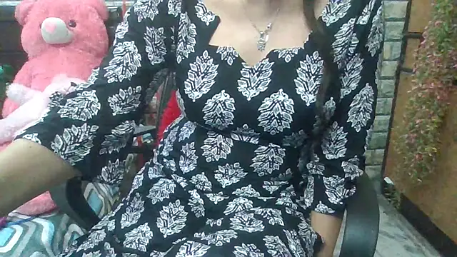 Sexy iknoor online show from 17, 3, 2025