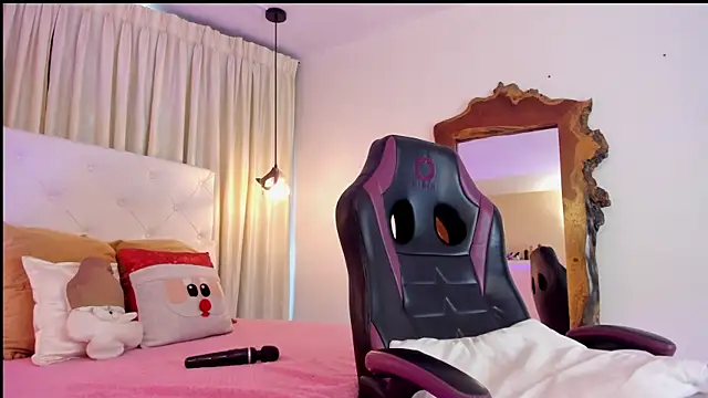 BonnieBad01 online show from 2, 12, 2025