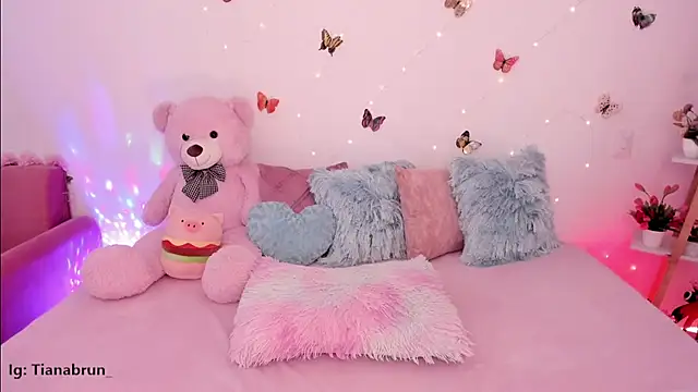 Zara uwu  online show from 22, 11, 2025