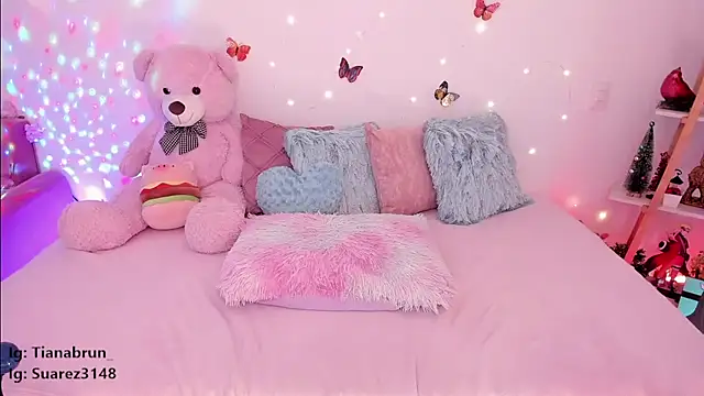 Zara uwu  online show from 20, 2, 2025