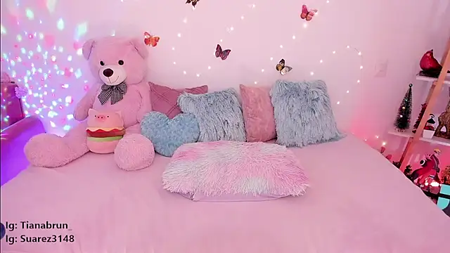 Zara uwu  online show from 4, 3, 2025