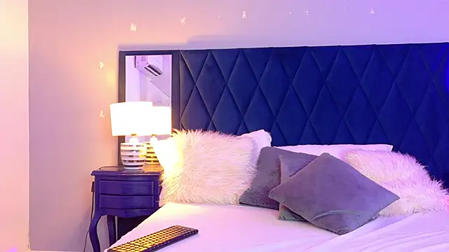 Margaret Saunders online show from 17, 4, 2026