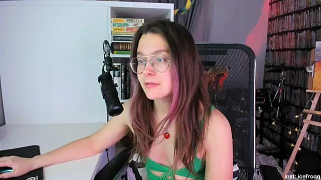 icefroqq online show from 26, 2, 2025