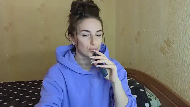 Snapshot of xx_adrihanna_xx chatting on 18, 3, 2026 xx adrihanna xx online show from 18, 3, 2026