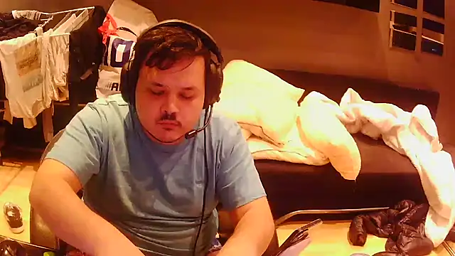 Snapshot of Bebemickey75 chatting on 30, 11, 2025 Bebemickey75 online show from 30, 11, 2025