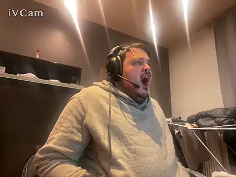 Snapshot of Bebemickey75 chatting on 23, 9, 2025 Bebemickey75 online show from 23, 9, 2025