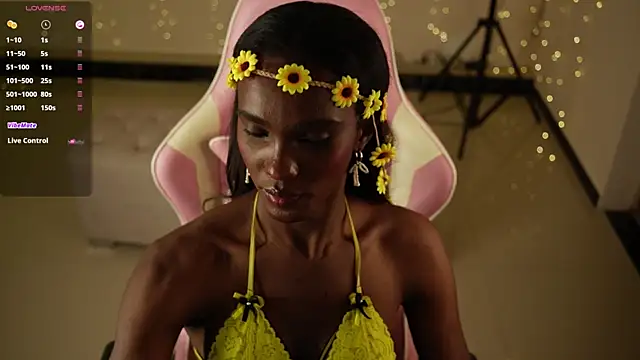 LuanaRisque online show from 20, 2, 2025