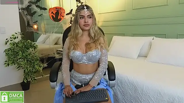 kataliina   online show from 31, 10, 2025