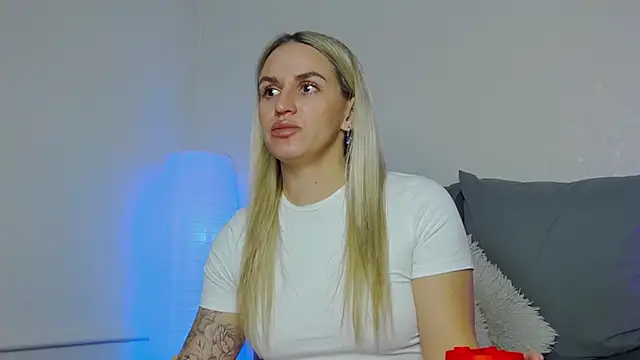 SofiJames online show from 19, 10, 2025