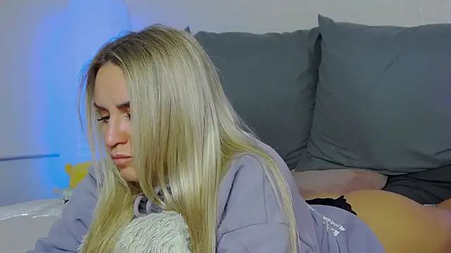 SofiJames online show from 5, 10, 2025