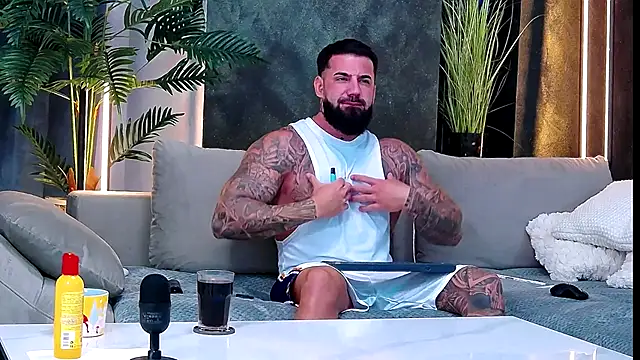 masterkingofmusclee online show from 7, 10, 2025