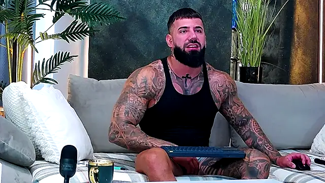 masterkingofmusclee online show from 10, 9, 2025