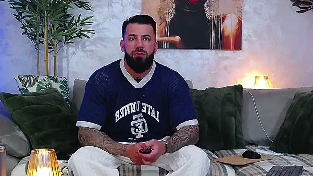 masterkingofmusclee online show from 8, 4, 2026