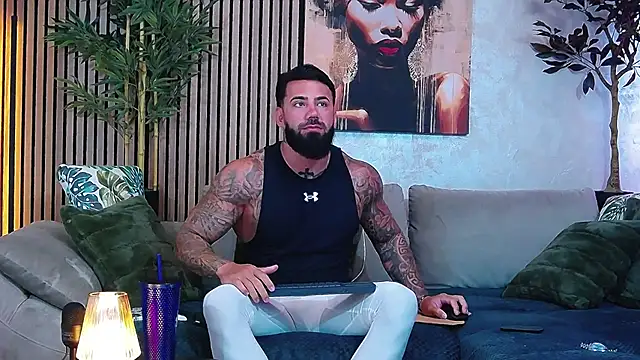 Snapshot of masterkingofmusclee chatting on 13, 5, 2026 masterkingofmusclee online show from 13, 5, 2026