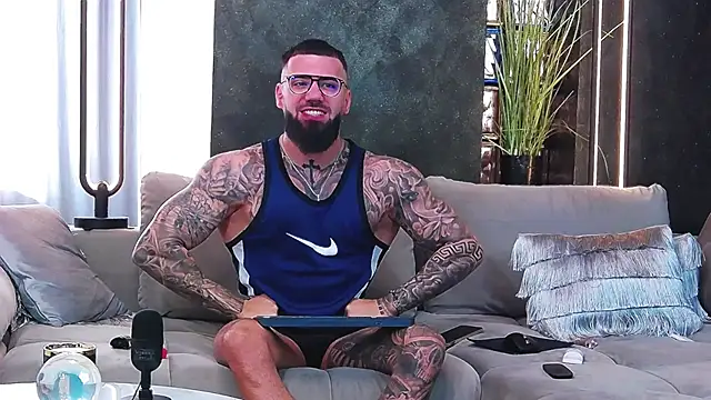 masterkingofmusclee online show from 10, 3, 2025