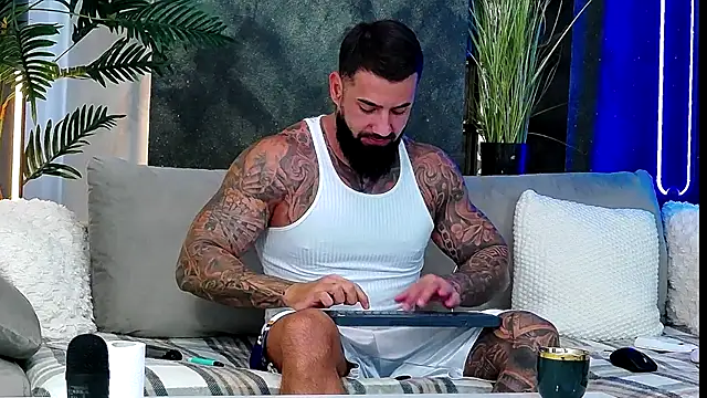 masterkingofmusclee online show from 2, 10, 2025