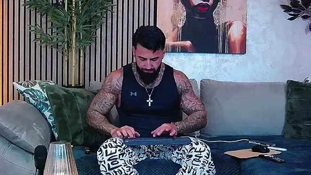 Snapshot of masterkingofmusclee chatting on 18, 5, 2026 masterkingofmusclee online show from 18, 5, 2026