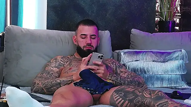 masterkingofmusclee online show from 25, 2, 2025