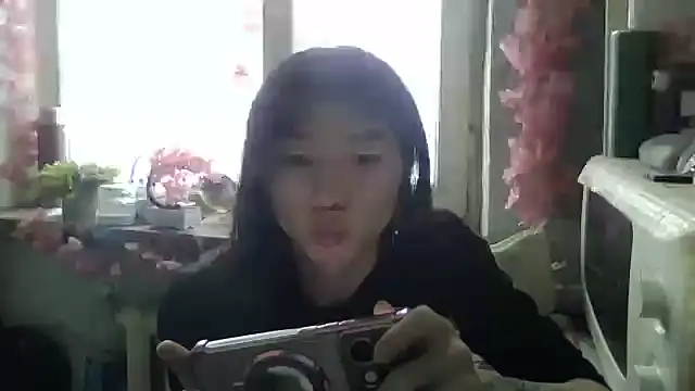 CarlyJoy online show from 4, 12, 2025