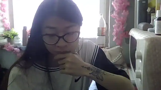 CarlyJoy online show from 3, 10, 2025