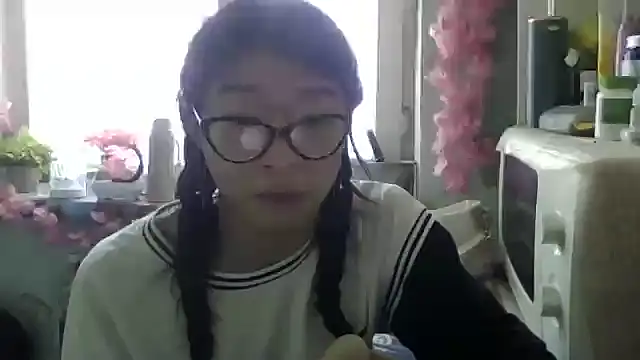 CarlyJoy online show from 5, 10, 2025