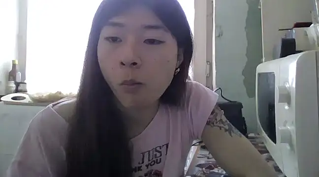 CarlyJoy online show from 20, 3, 2025