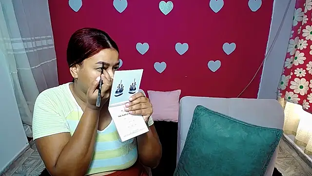 Snapshot of violeta_rous chatting on 1, 5, 2026 violeta rous online show from 1, 5, 2026