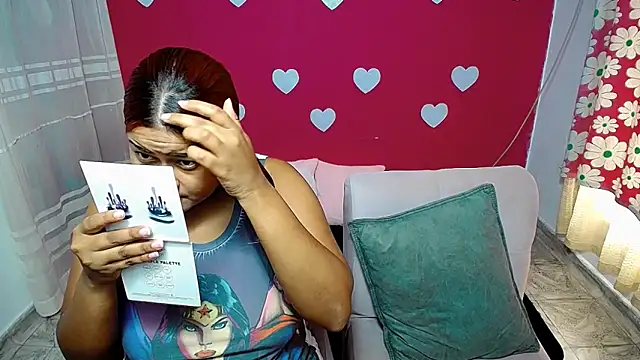 Snapshot of violeta_rous chatting on 17, 5, 2026 violeta rous online show from 17, 5, 2026
