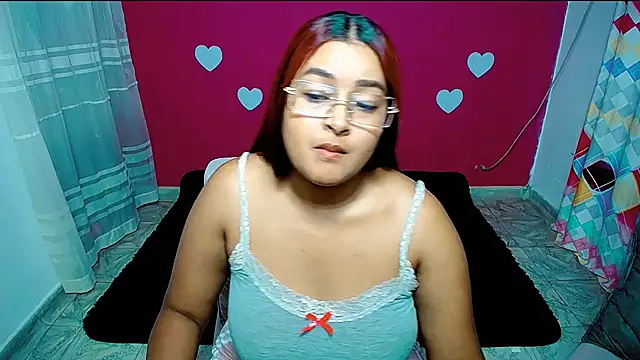 Snapshot of violeta_rous chatting on 15, 6, 2026 violeta rous online show from 15, 6, 2026