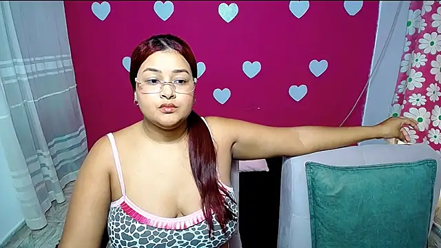 Snapshot of violeta_rous chatting on 14, 5, 2026 violeta rous online show from 14, 5, 2026