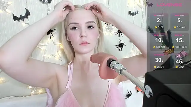 Kaya Devis online show from 25, 10, 2025