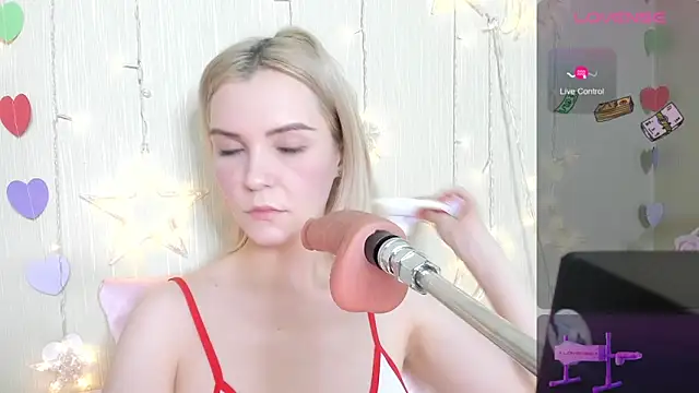 Kaya Devis online show from 28, 9, 2025