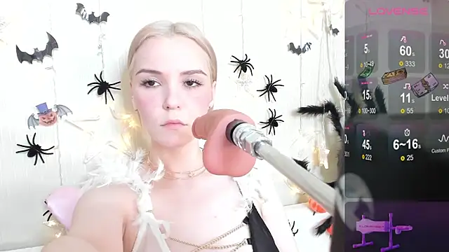 Kaya Devis online show from 28, 10, 2025