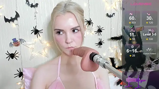 Kaya Devis online show from 1, 11, 2025