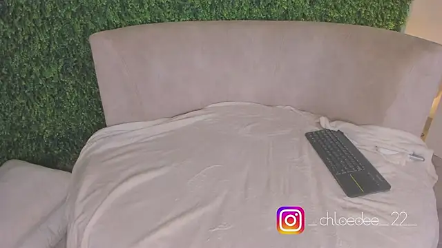 chloe d online show from 27, 9, 2025