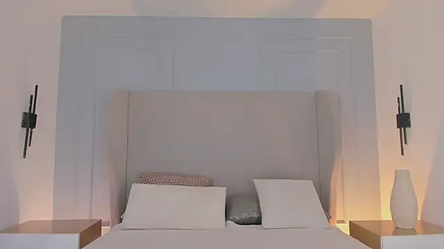 chloe d online show from 25, 3, 2026