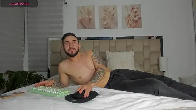 Vanessa and liam online show from 21, 12, 2025