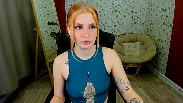 Snapshot of Mira__Blush chatting on 14, 12, 2025 Mira Blush online show from 14, 12, 2025